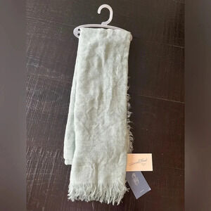 NWT Universal Thread Green fall scarf oblong fringe